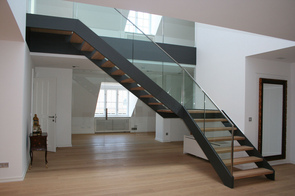 Innenausbau Treppe Stahl
